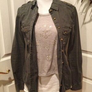 Delia's gray cropped t with bling!